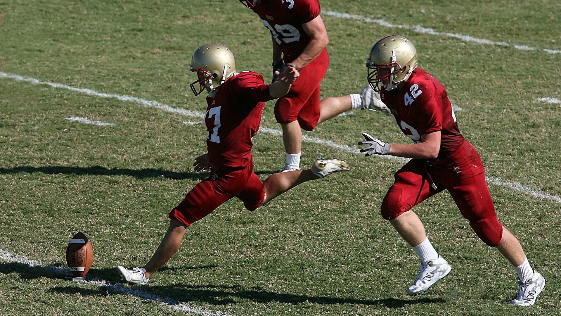 王者归来!XX队强势卫冕联赛冠军,创历史新纪录