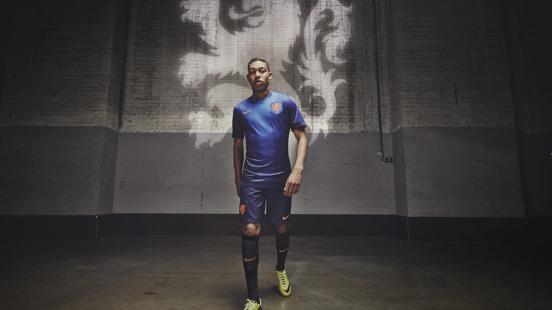 王者归来！中国女排成功卫冕世界冠军，展现无与伦比团队精神