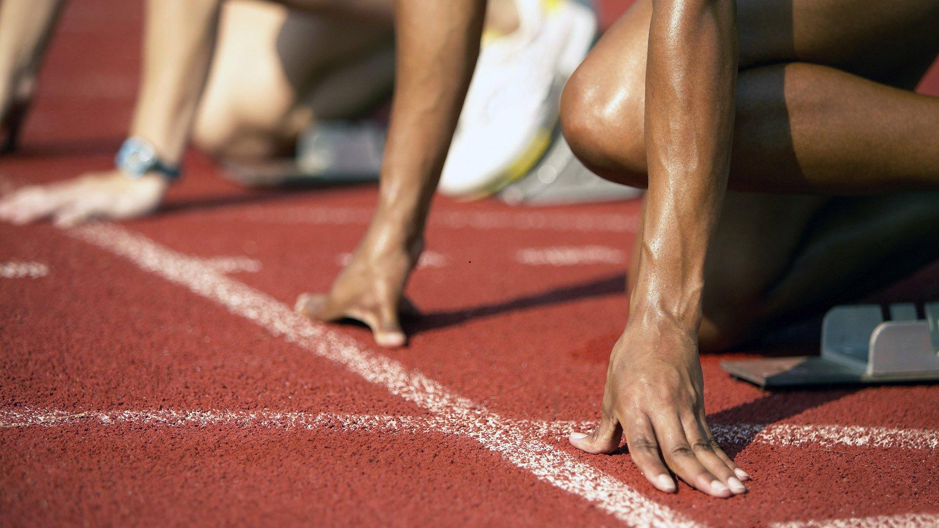 塔帅盛赞双翼良性竞争 马杜埃凯与萨卡各展所长助推球队攀升